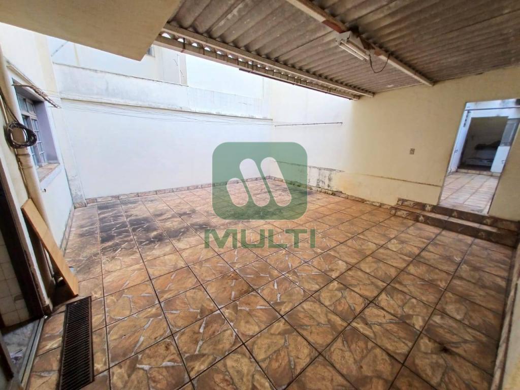 Casa à venda com 7 quartos, 400m² - Foto 20