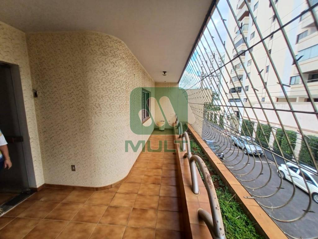 Casa à venda com 7 quartos, 400m² - Foto 24