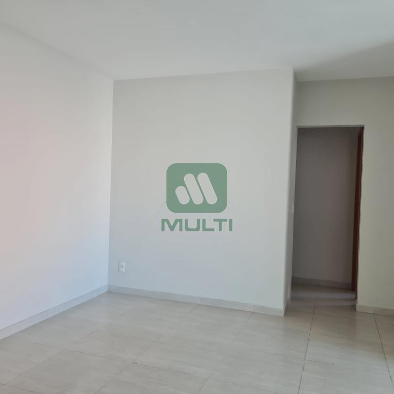 Apartamento à venda com 3 quartos, 107m² - Foto 2