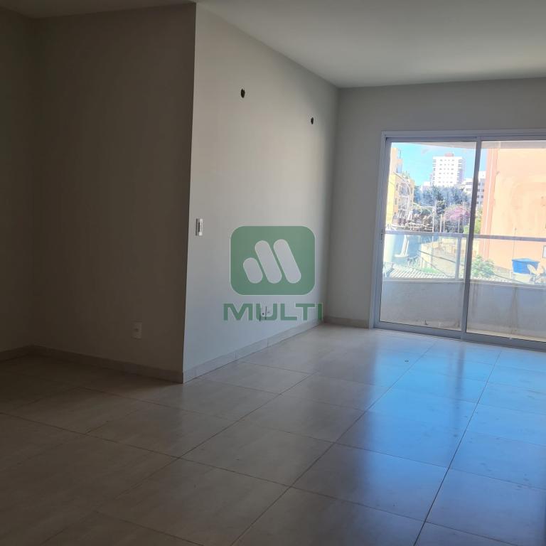 Apartamento à venda com 3 quartos, 107m² - Foto 3