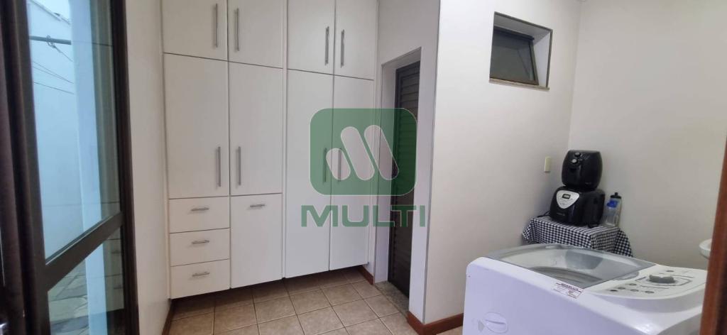 Casa à venda com 4 quartos, 262m² - Foto 11