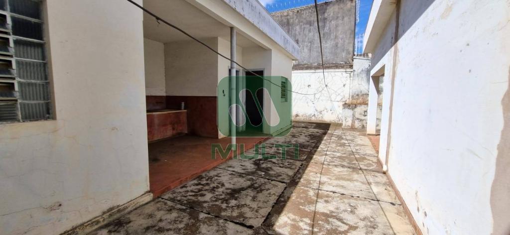 Casa à venda com 3 quartos, 165m² - Foto 14