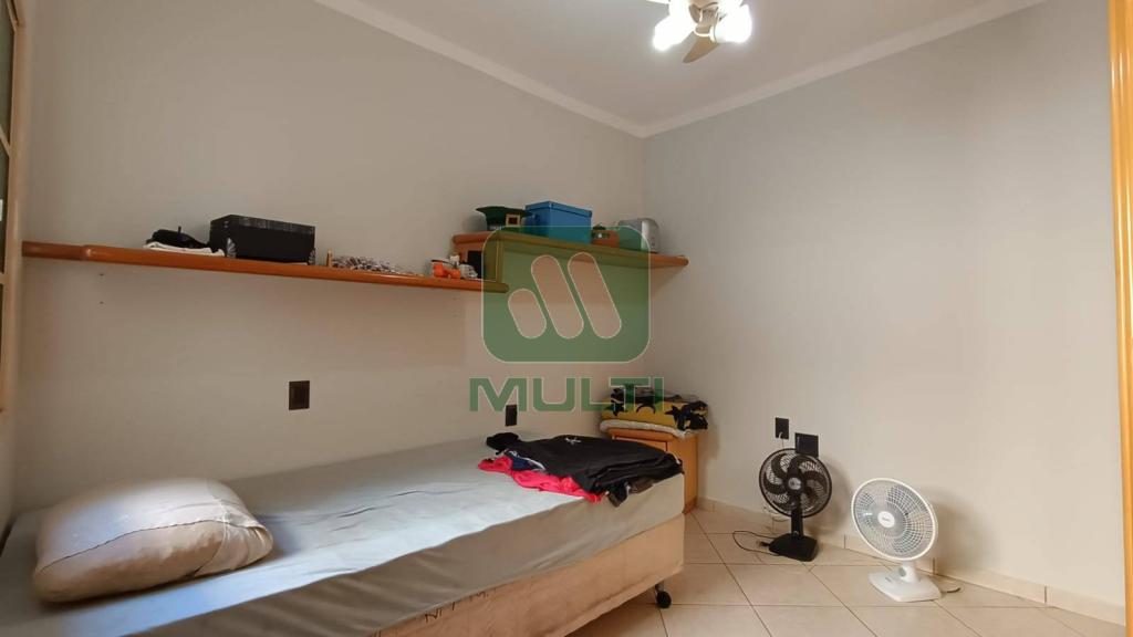 Casa à venda com 3 quartos, 234m² - Foto 15