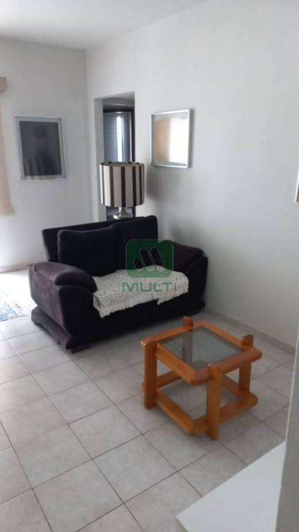 Apartamento à venda com 2 quartos, 63m² - Foto 3