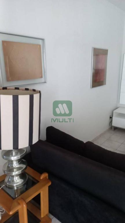 Apartamento à venda com 2 quartos, 63m² - Foto 4