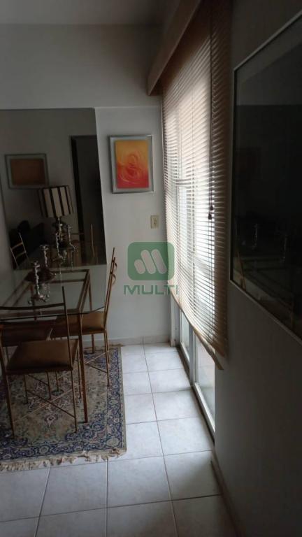 Apartamento à venda com 2 quartos, 63m² - Foto 5