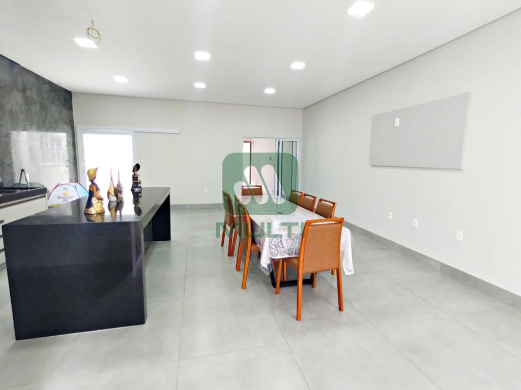 Casa à venda com 3 quartos, 207m² - Foto 18