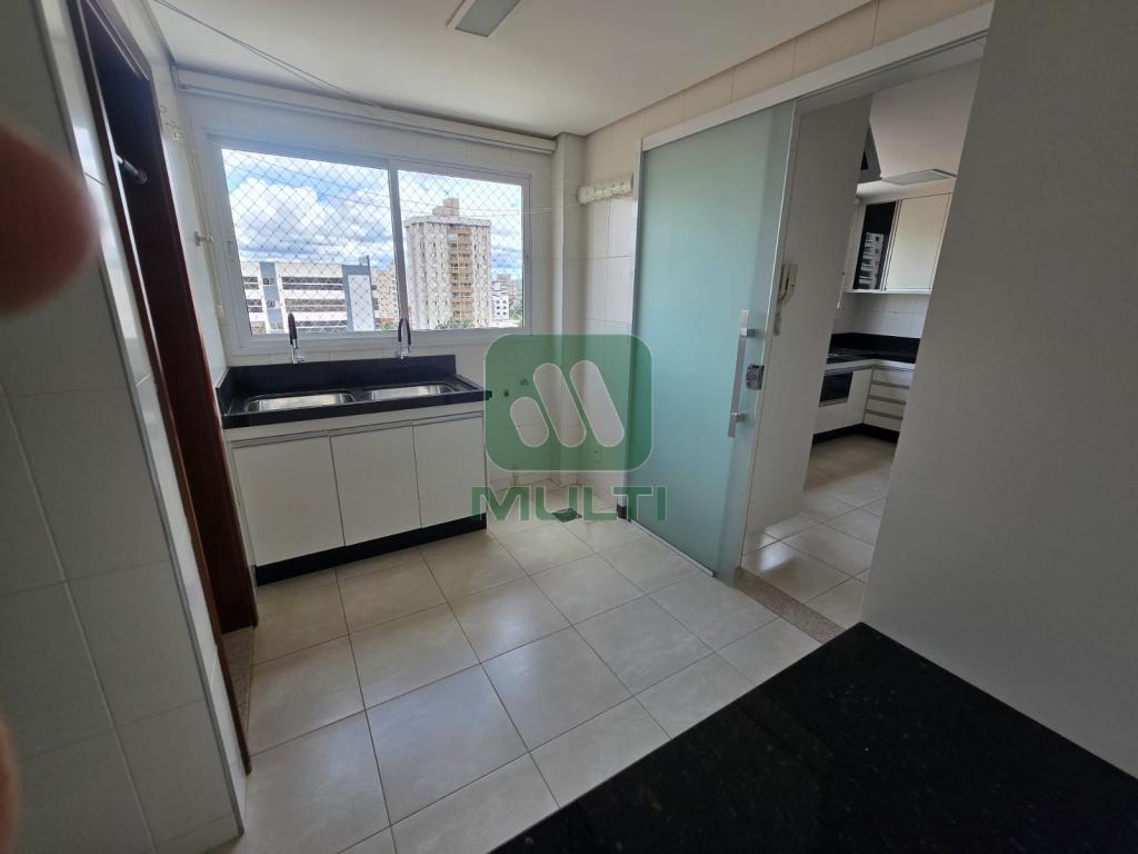 Apartamento à venda com 3 quartos, 185m² - Foto 14