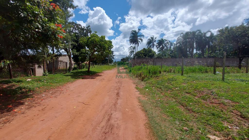 Terreno à venda com 1 quarto, 1000m² - Foto 3