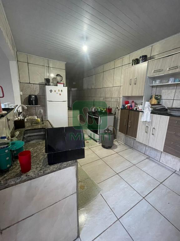 Casa à venda com 3 quartos, 180m² - Foto 8