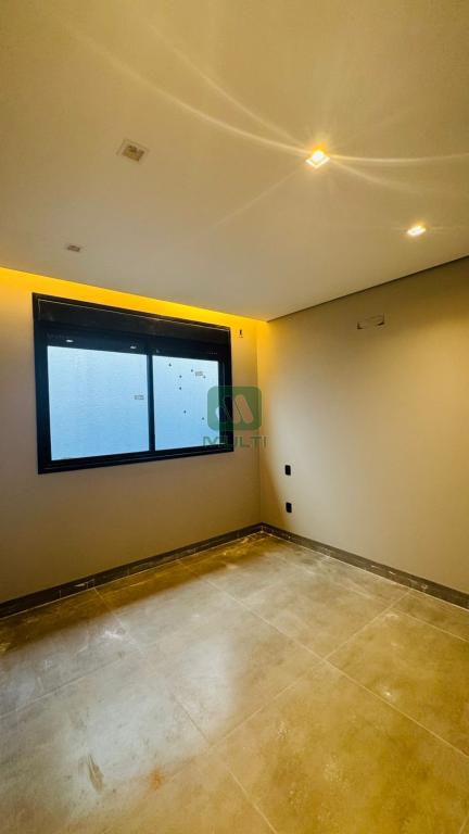 Casa à venda com 3 quartos, 149m² - Foto 4