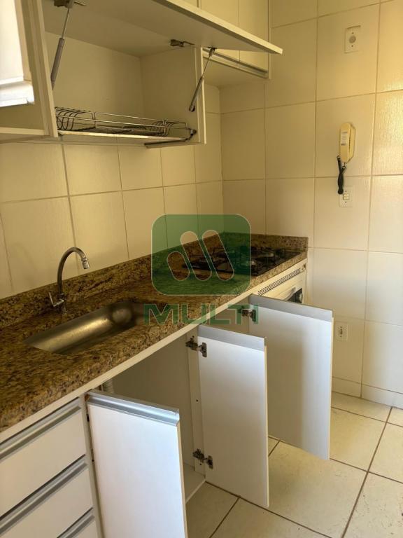 Apartamento à venda com 3 quartos, 64m² - Foto 2