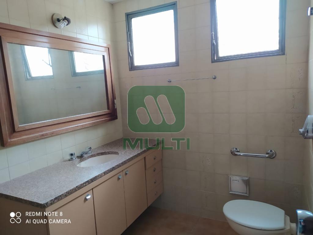 Apartamento à venda com 3 quartos, 200m² - Foto 4