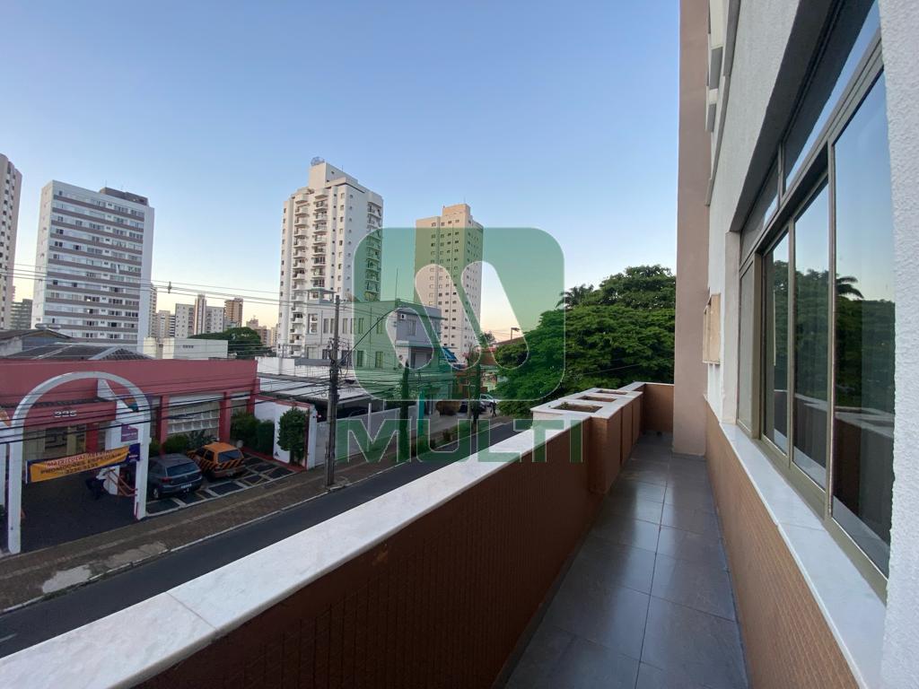 Apartamento à venda com 3 quartos, 200m² - Foto 5