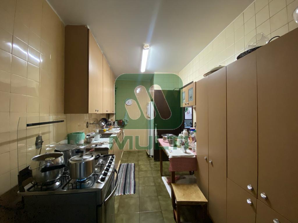 Apartamento à venda com 3 quartos, 200m² - Foto 6