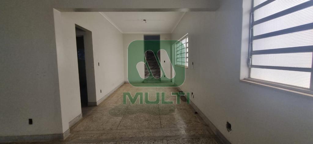 Casa à venda com 4 quartos, 380m² - Foto 9