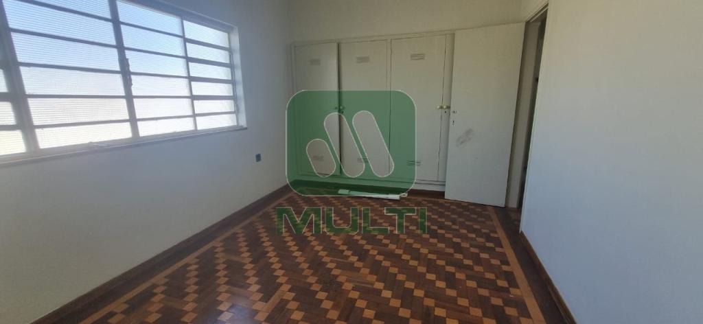 Casa à venda com 4 quartos, 380m² - Foto 13