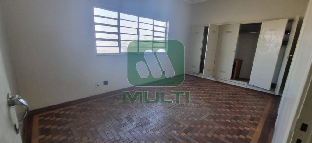 Casa à venda com 4 quartos, 380m² - Foto 14