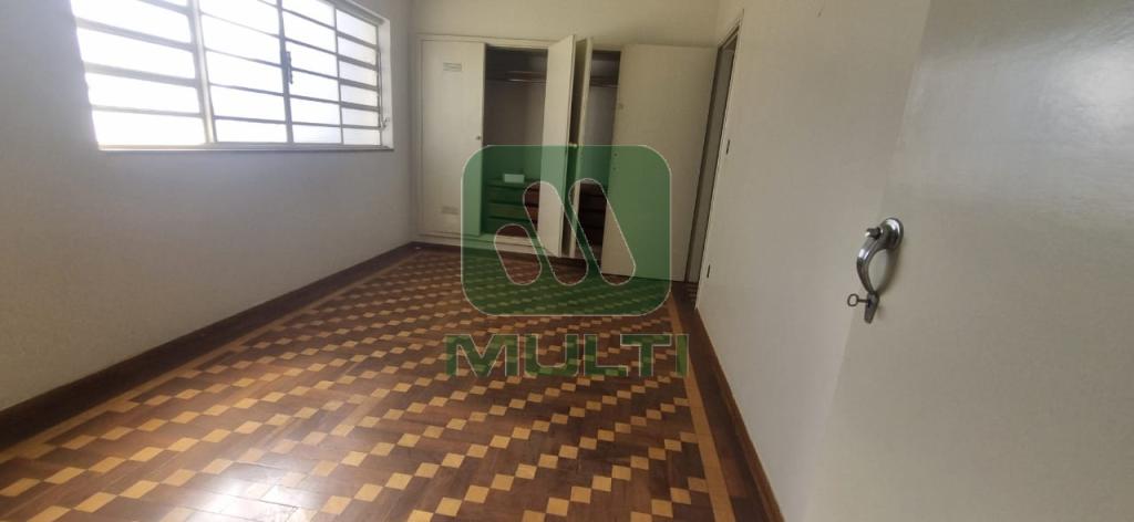 Casa à venda com 4 quartos, 380m² - Foto 16