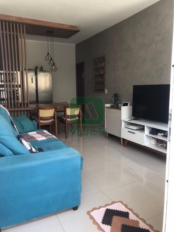 Casa à venda com 2 quartos, 87m² - Foto 2