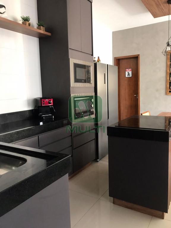 Casa à venda com 2 quartos, 87m² - Foto 5