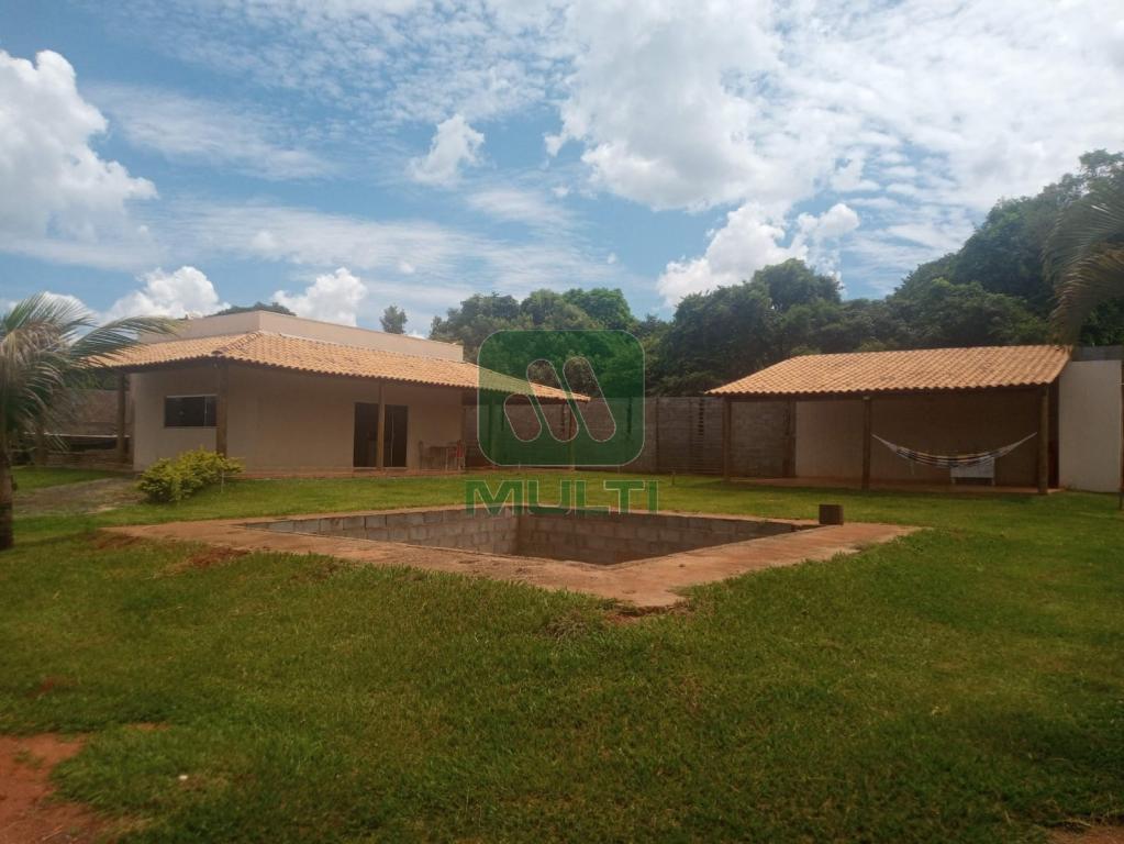 Fazenda à venda com 2 quartos, 149m² - Foto 1