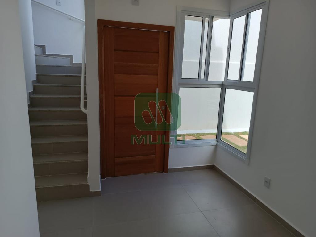 Casa de Condomínio à venda com 3 quartos, 82m² - Foto 1