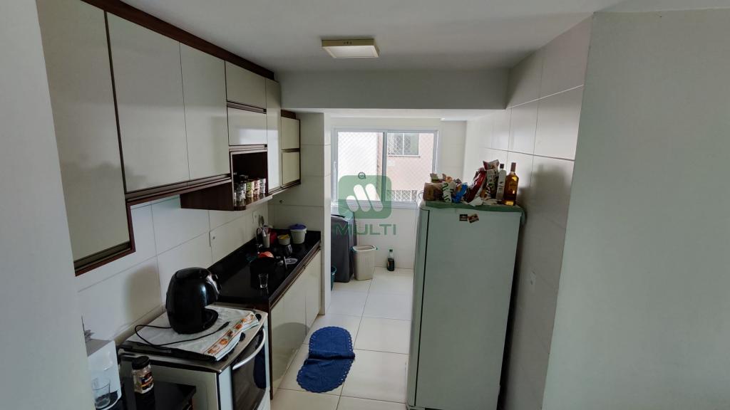 Apartamento à venda com 2 quartos, 70m² - Foto 4