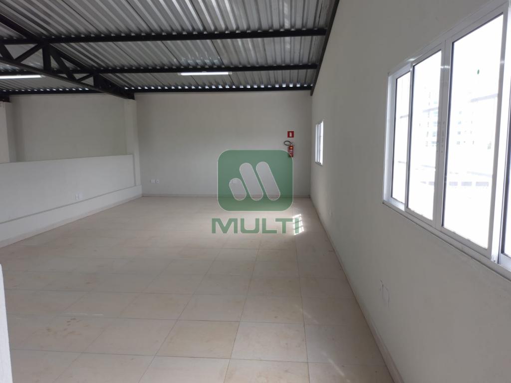 Apartamento à venda com 1 quarto, 278m² - Foto 2