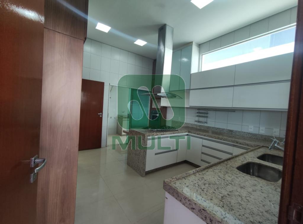 Casa de Condomínio à venda com 4 quartos, 311m² - Foto 39