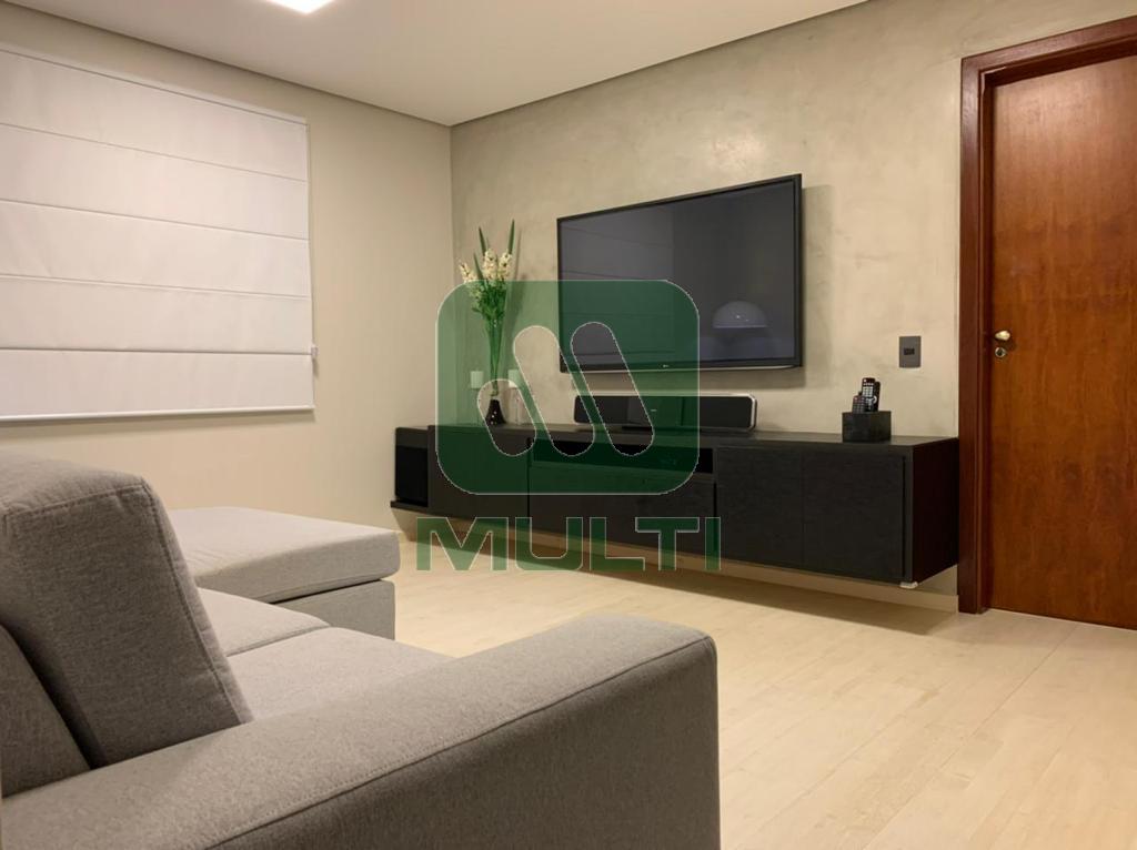 Apartamento à venda com 3 quartos, 140m² - Foto 3