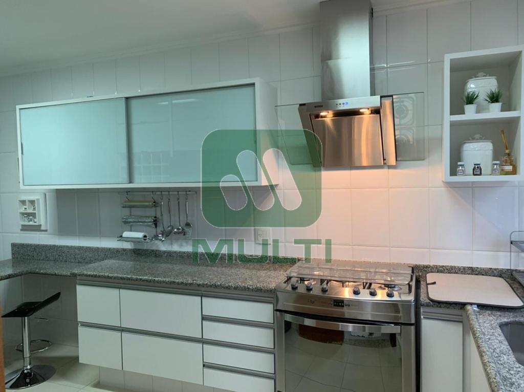 Apartamento à venda com 3 quartos, 140m² - Foto 6