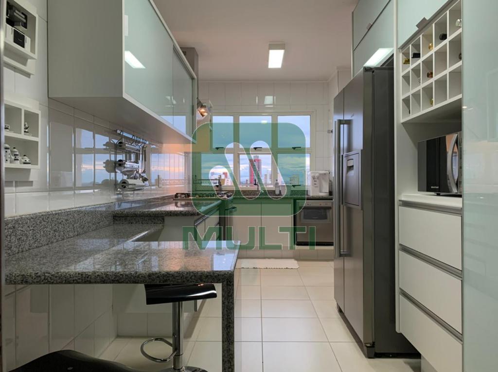 Apartamento à venda com 3 quartos, 140m² - Foto 7