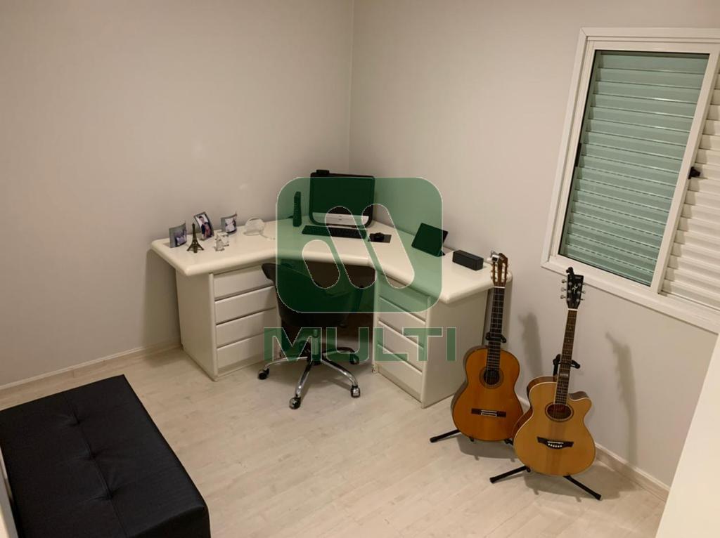 Apartamento à venda com 3 quartos, 140m² - Foto 11