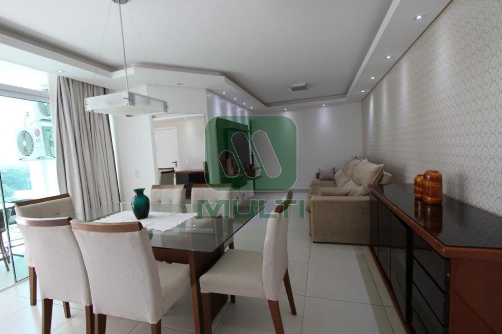 Apartamento à venda com 3 quartos, 86m² - Foto 1