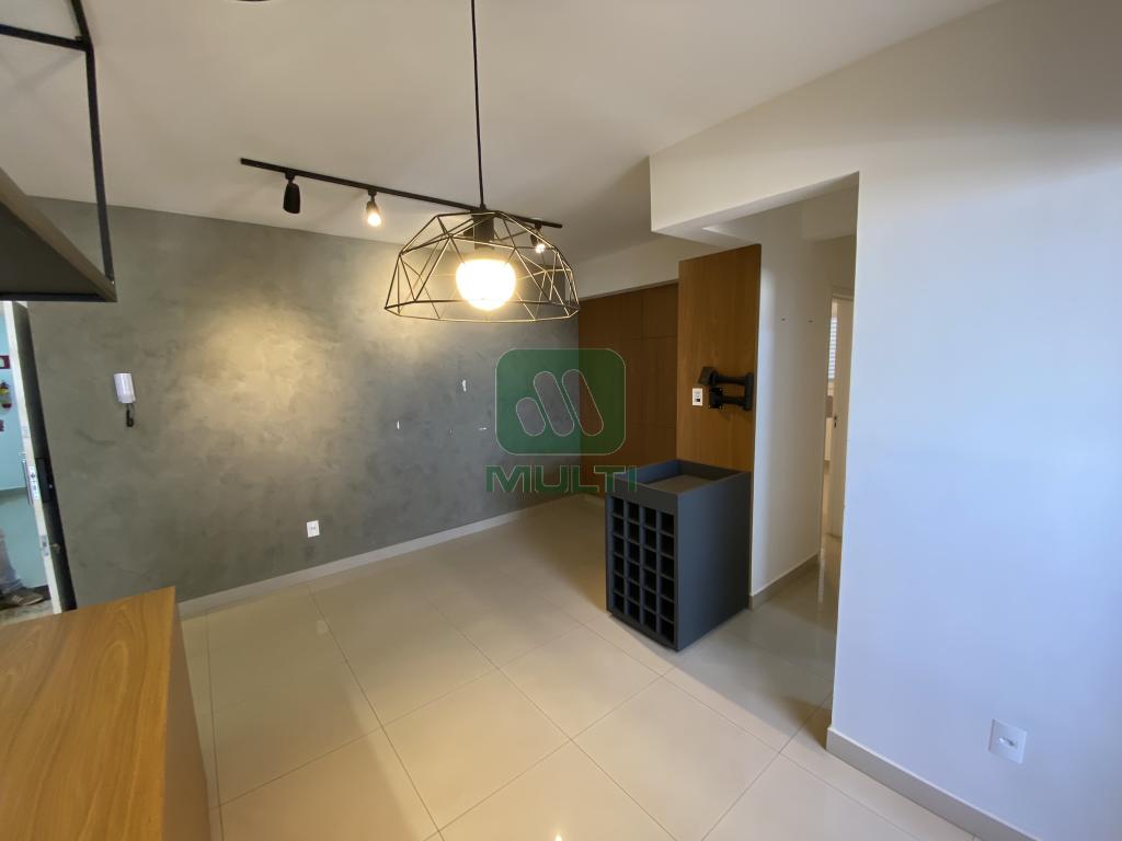 Apartamento à venda com 2 quartos, 60m² - Foto 2