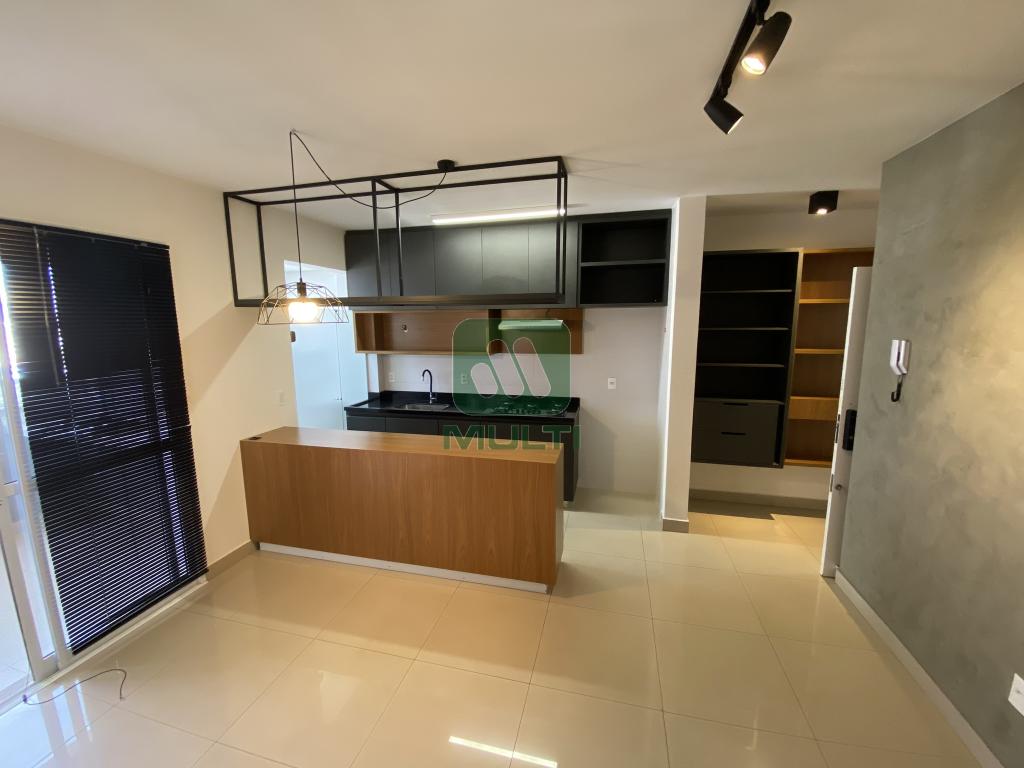 Apartamento à venda com 2 quartos, 60m² - Foto 7