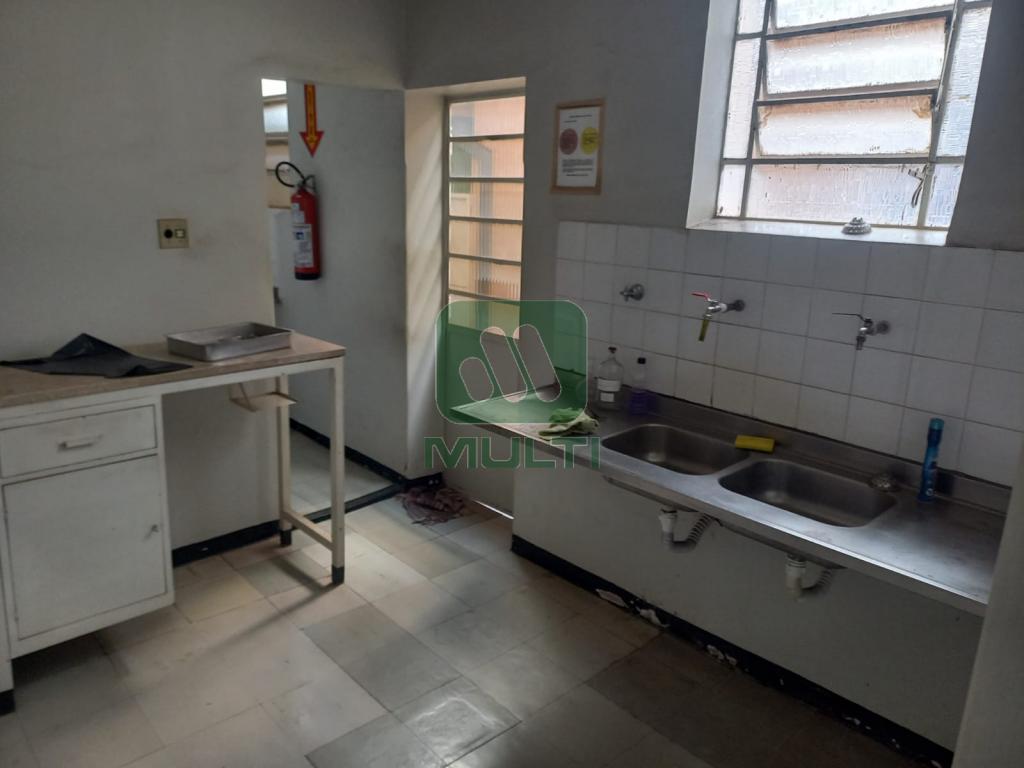 Prédio Inteiro à venda com 6 quartos, 200m² - Foto 12