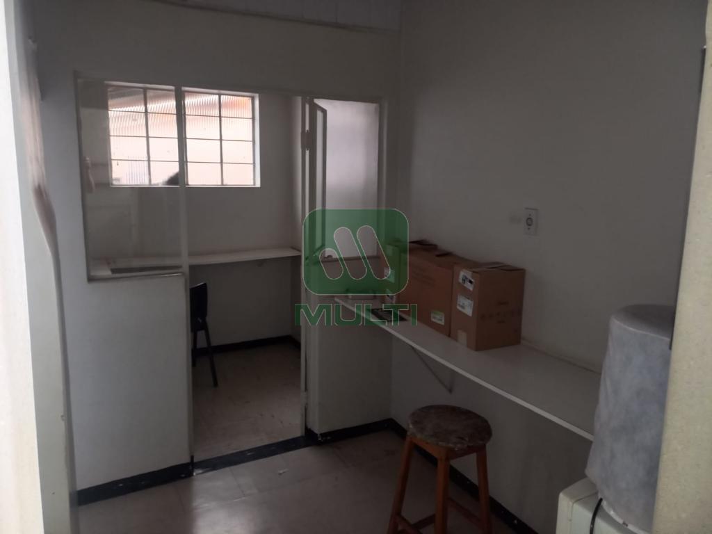 Prédio Inteiro à venda com 6 quartos, 200m² - Foto 14