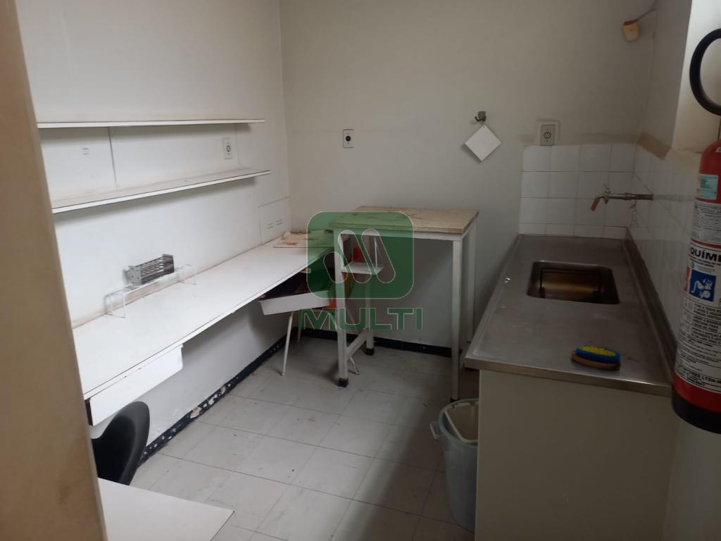 Prédio Inteiro à venda com 6 quartos, 200m² - Foto 15