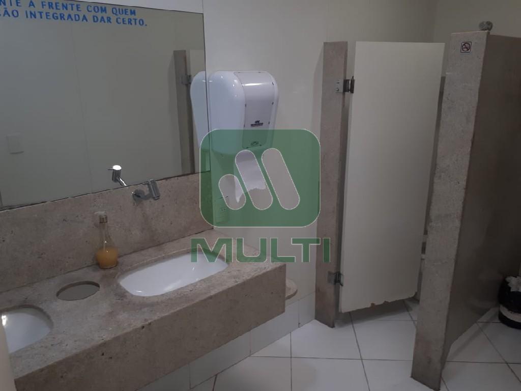 Prédio Inteiro à venda com 1 quarto, 640m² - Foto 15