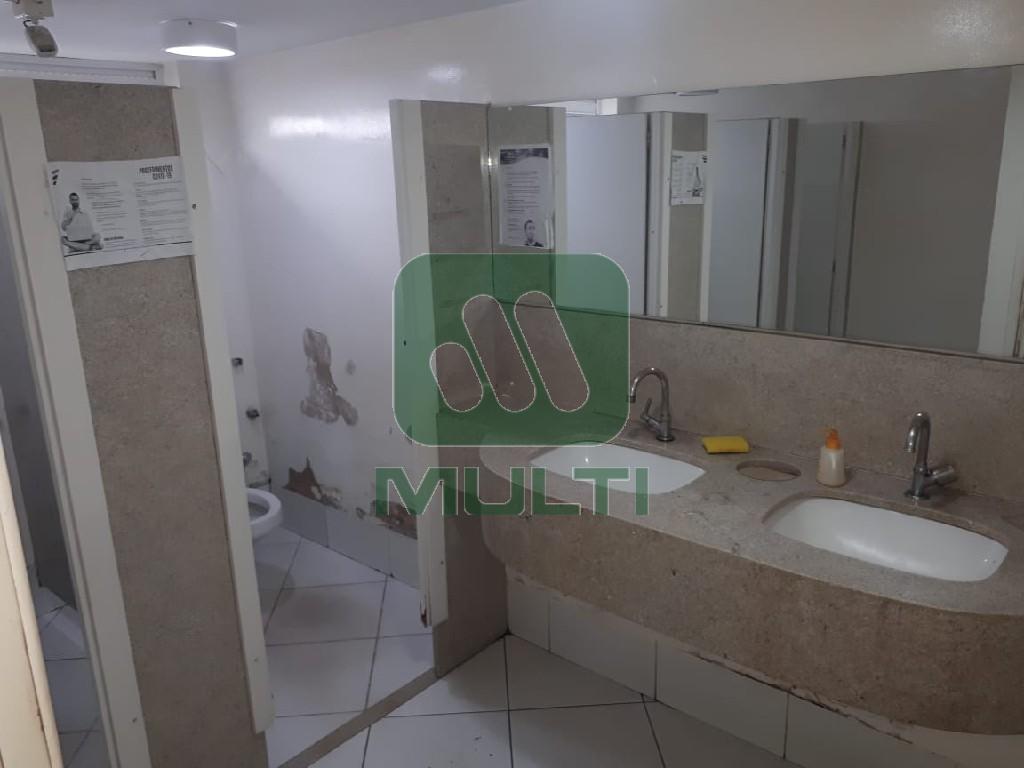 Prédio Inteiro à venda com 1 quarto, 640m² - Foto 18