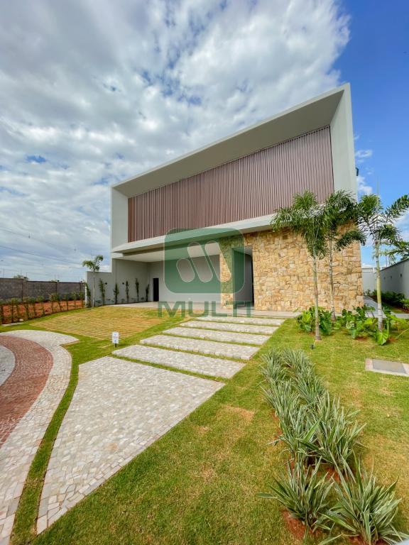 Casa de Condomínio à venda com 4 quartos, 421m² - Foto 2