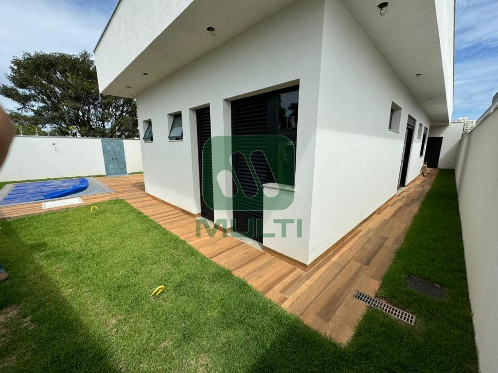 Casa de Condomínio à venda com 3 quartos, 224m² - Foto 30