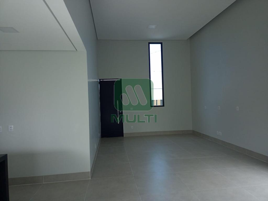 Casa à venda com 3 quartos, 170m² - Foto 2