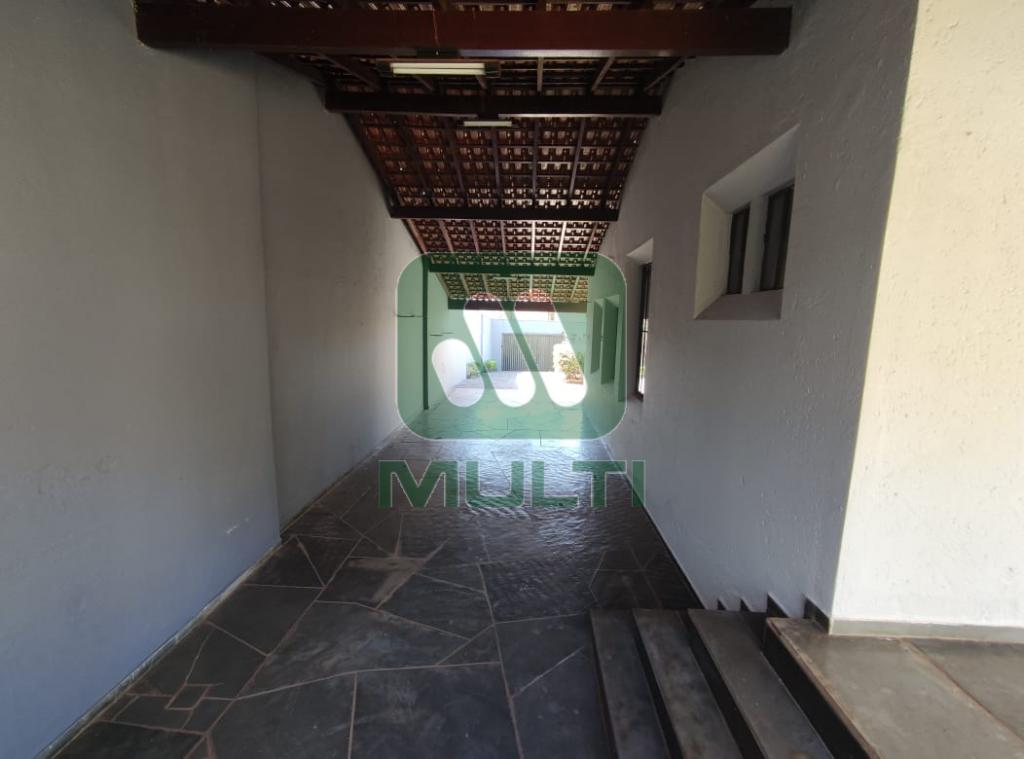 Casa à venda com 5 quartos, 268m² - Foto 17