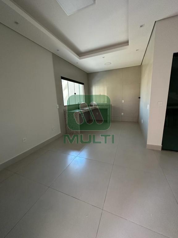 Casa à venda com 3 quartos, 170m² - Foto 2