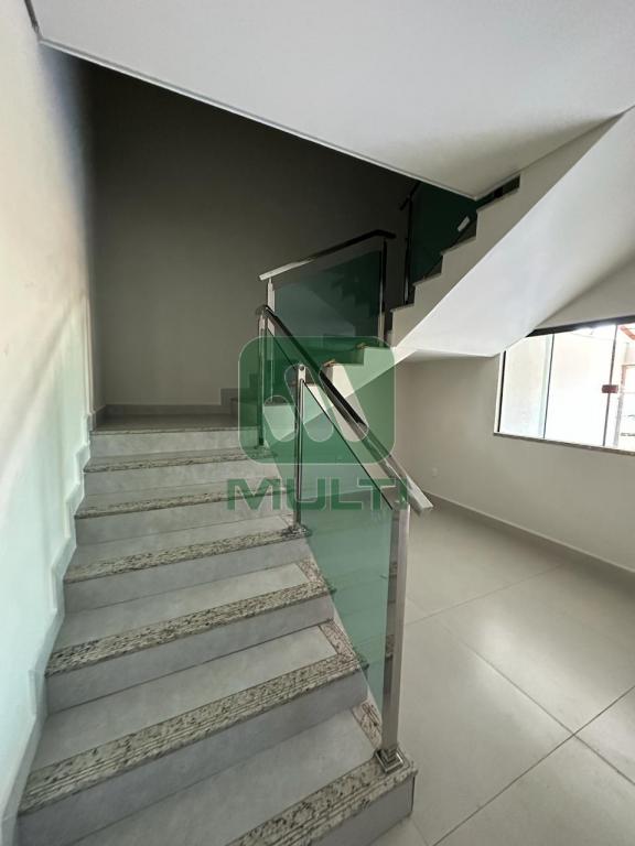 Casa à venda com 3 quartos, 170m² - Foto 4