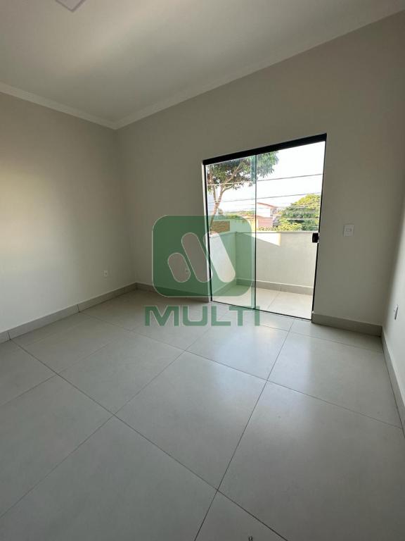 Casa à venda com 3 quartos, 170m² - Foto 8