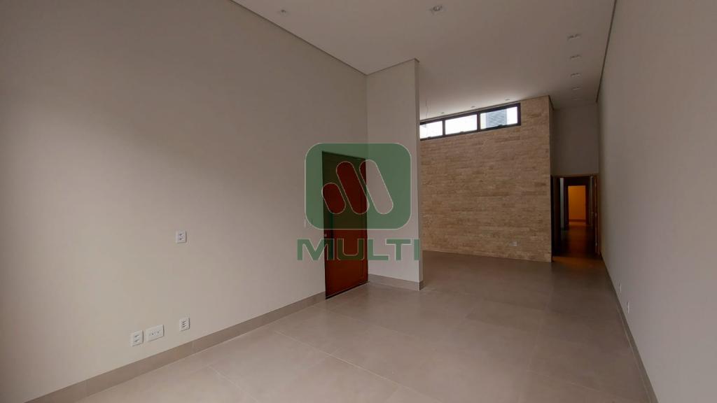 Casa à venda com 3 quartos, 210m² - Foto 3